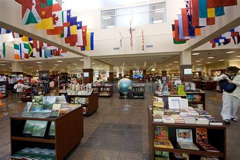 U of a bookstore - Airports with the shortest walks. Blue Grass Airport in Lexington, Kentucky - 0.11 miles. Westchester County Airport in White Plains, New York - …